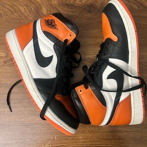 Nike Air Jordan 1 Retro High OG Sneakers “Shattered Backboard”